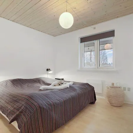 84231-ebeltoft-magevej-50 בית נופש *